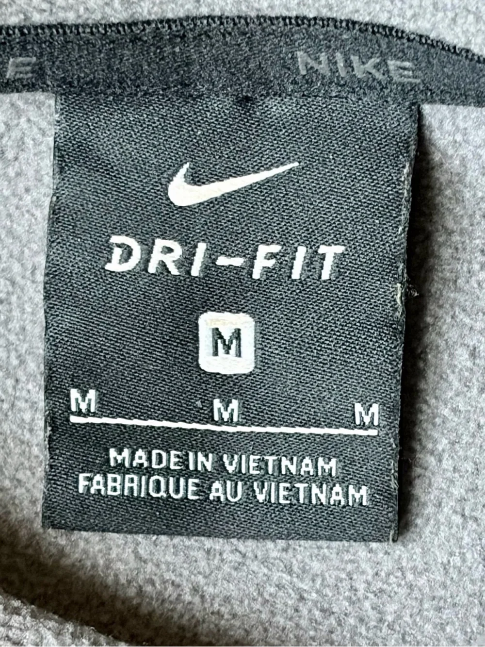 **NWOT** NIKE✔️Dri-Fit Sweater w/Hoodie & Pockets💪🏻